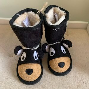Kids bear slippers BNWT